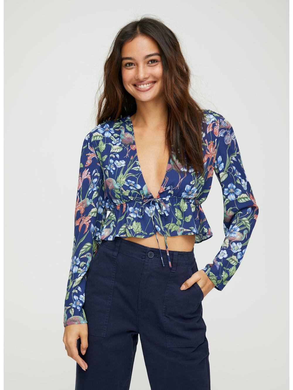 Aritzia Sunday Best Kimberly Blouse Cropped Tie-Front Deep V-Neck Botanical M